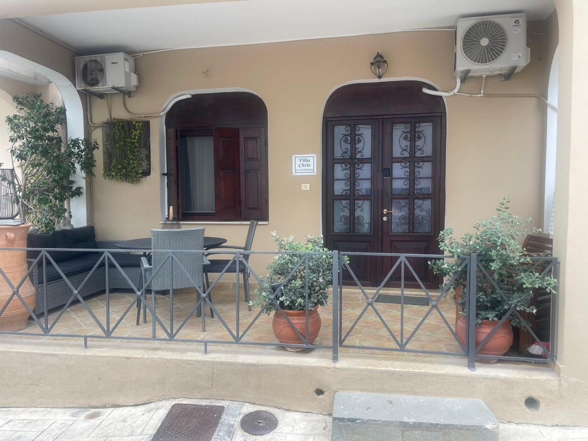 Villa Chris Pylos Exterior photo