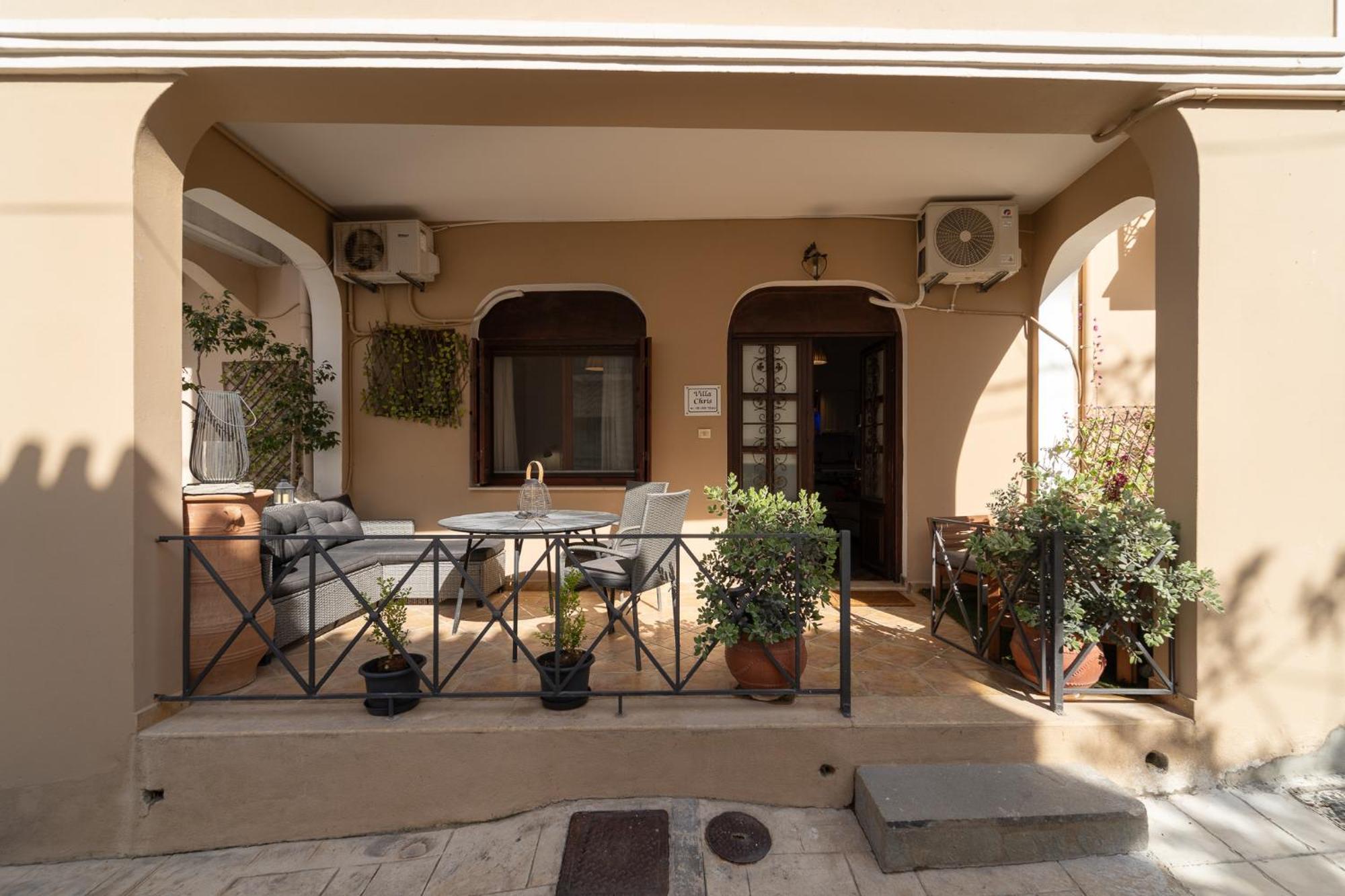 Villa Chris Pylos Exterior photo