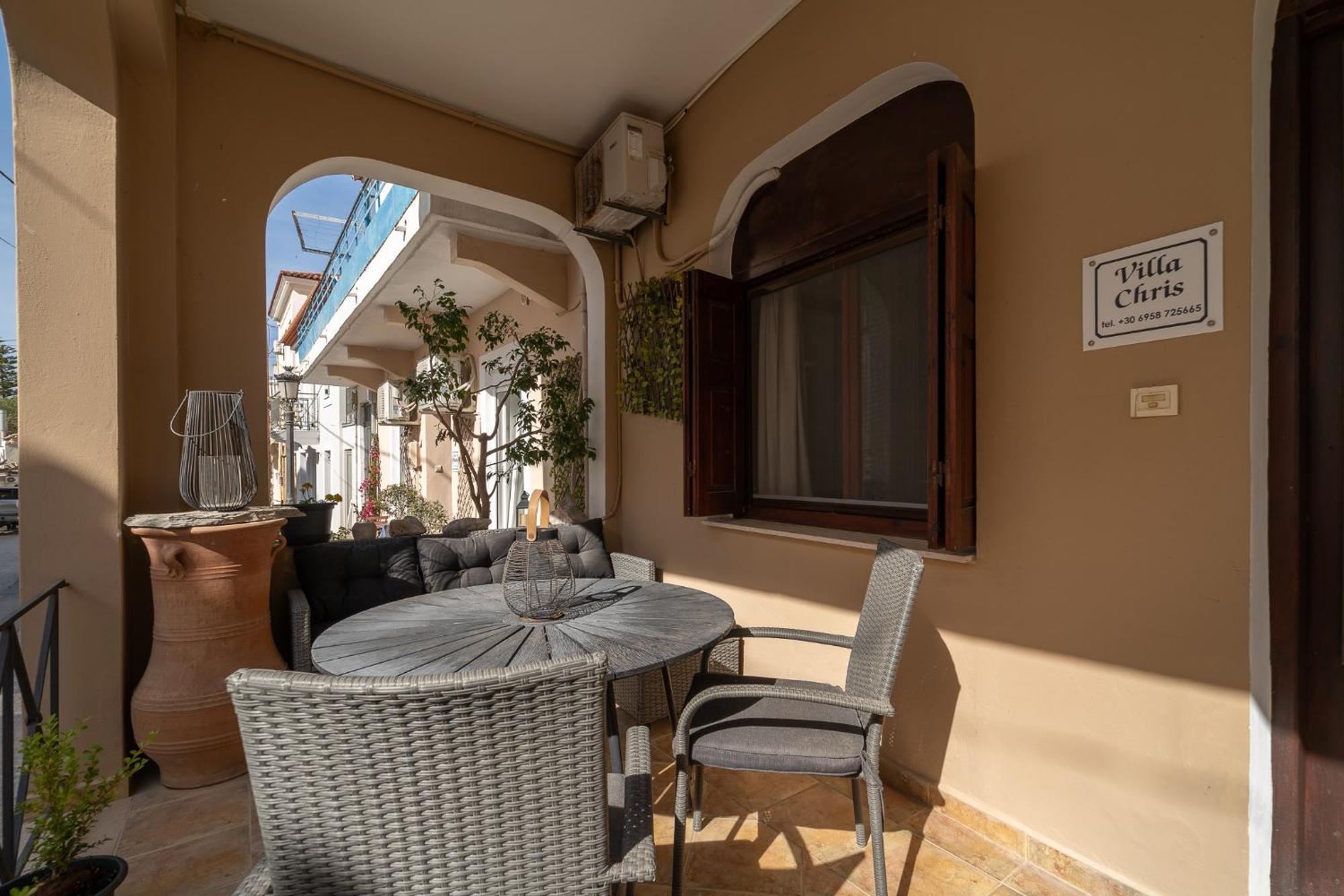 Villa Chris Pylos Exterior photo